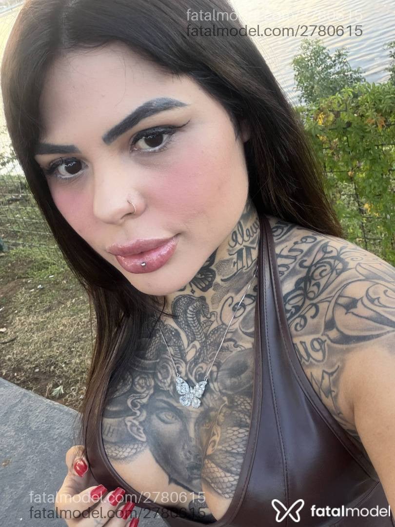 Acompanhante mulher morena (o) de olhos castanhos - Luara