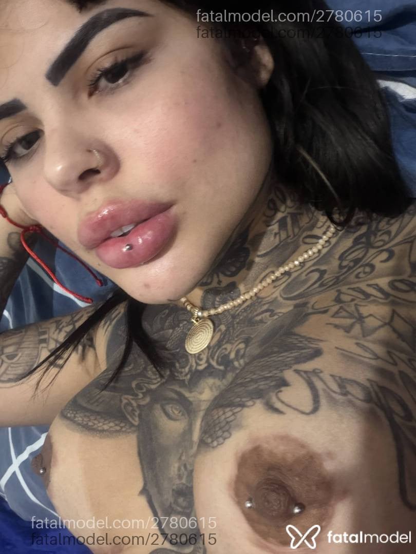 Acompanhante mulher morena (o) de olhos castanhos - Luara