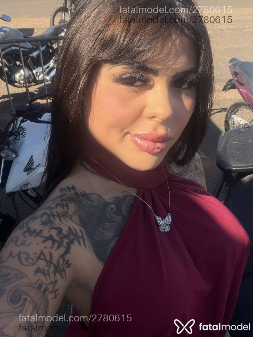 Acompanhante mulher morena (o) de olhos castanhos - Luara