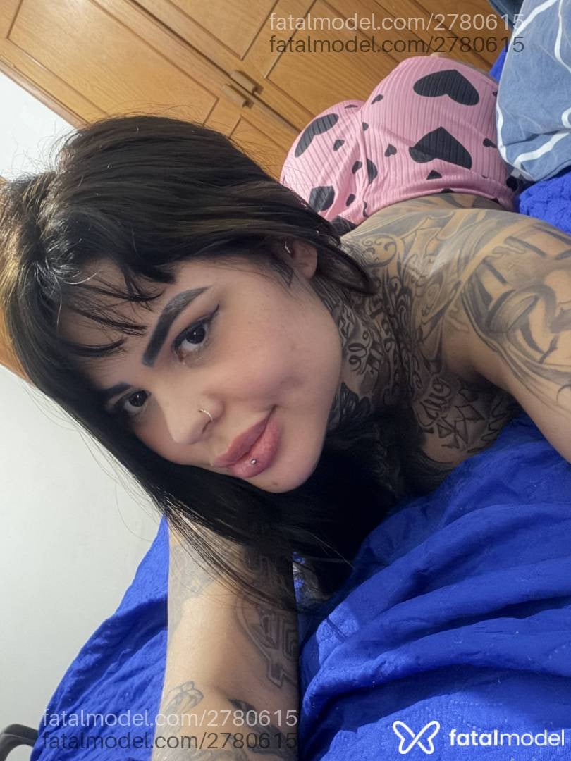 Acompanhante mulher morena (o) de olhos castanhos - Luara