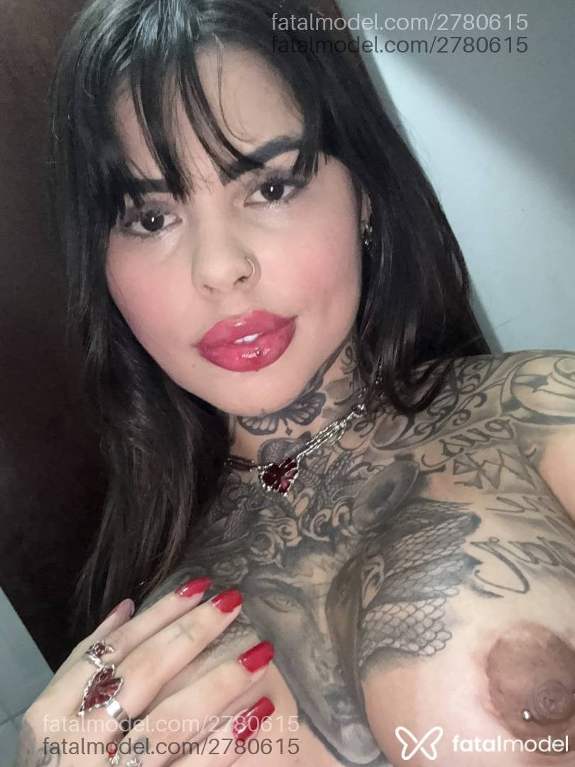Acompanhante mulher morena (o) de olhos castanhos - Luara