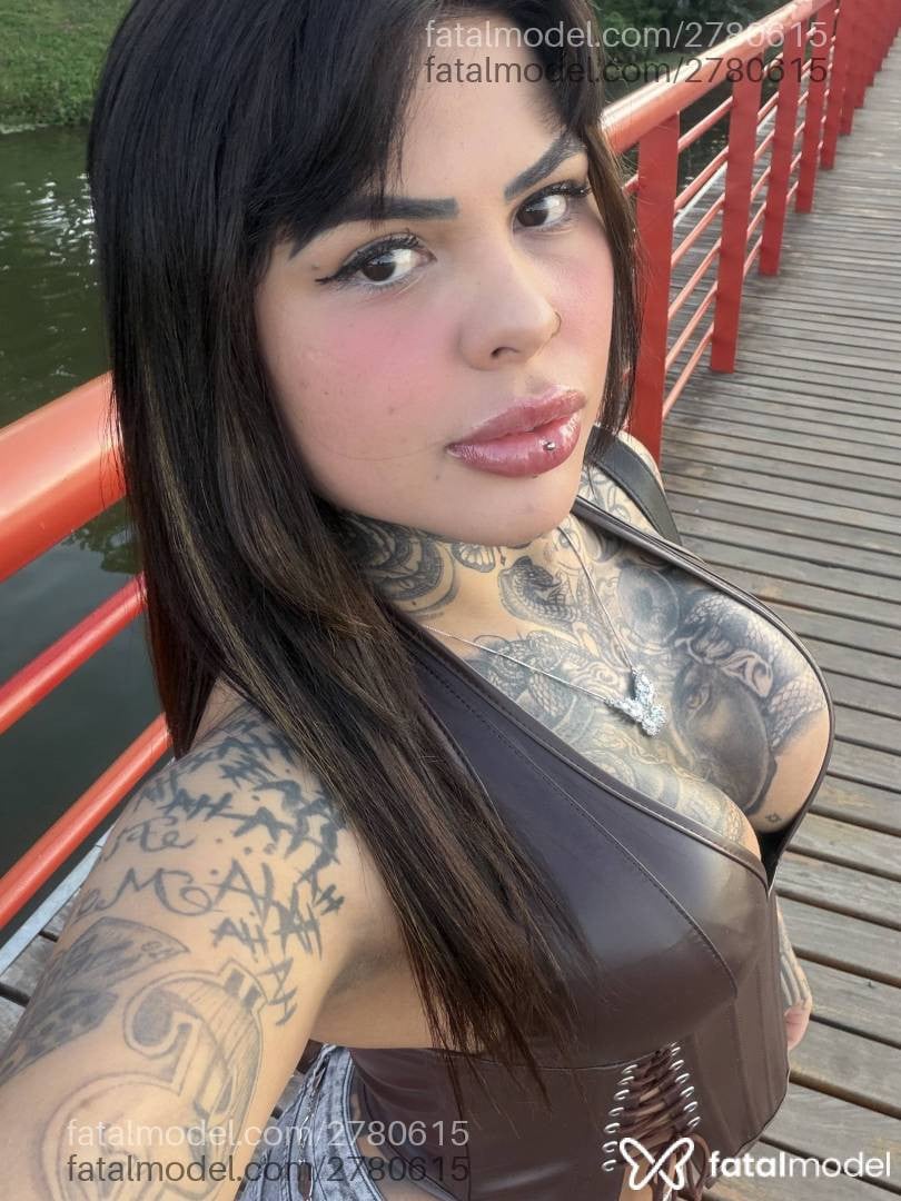 Acompanhante mulher morena (o) de olhos castanhos - Luara