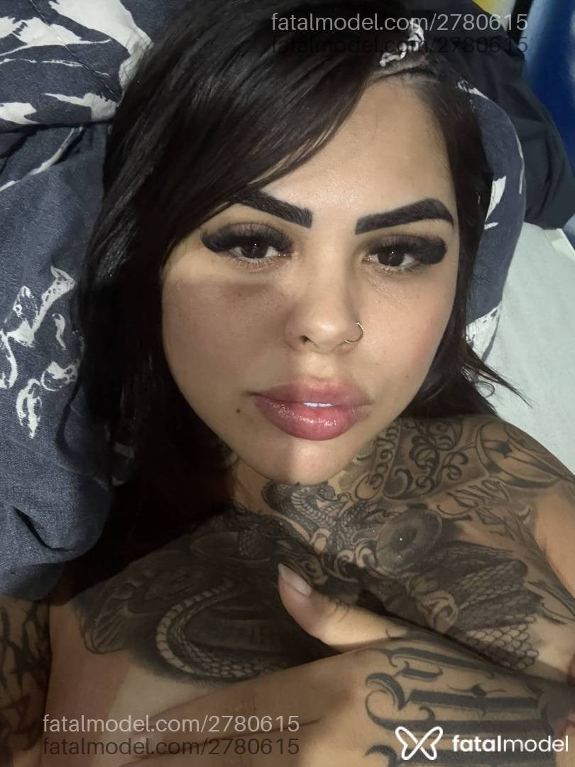 Acompanhante mulher morena (o) de olhos castanhos - Luara
