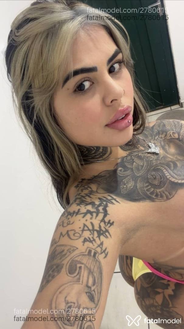 Acompanhante mulher morena (o) de olhos castanhos - Luara