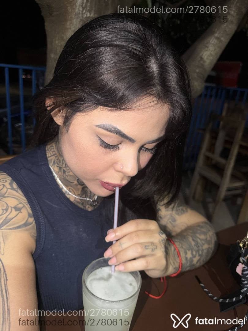 Acompanhante mulher morena (o) de olhos castanhos - Luara