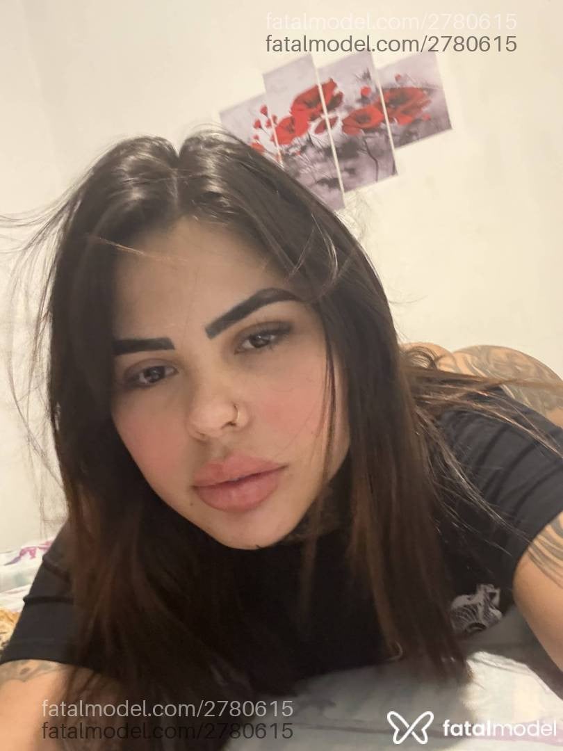 Acompanhante mulher morena (o) de olhos castanhos - Luara