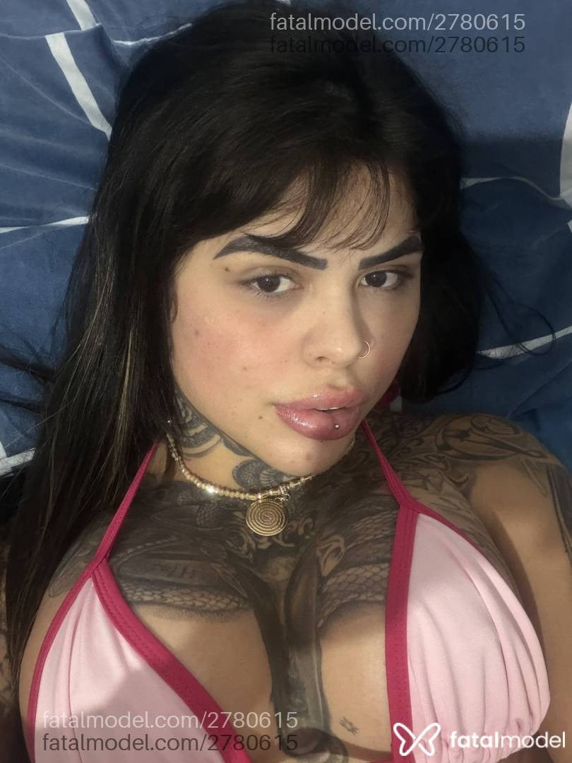 Acompanhante mulher morena (o) de olhos castanhos - Luara