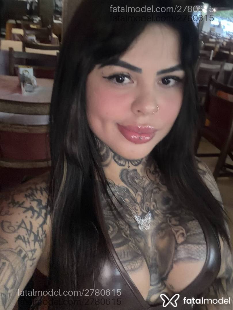 Acompanhante mulher morena (o) de olhos castanhos - Luara