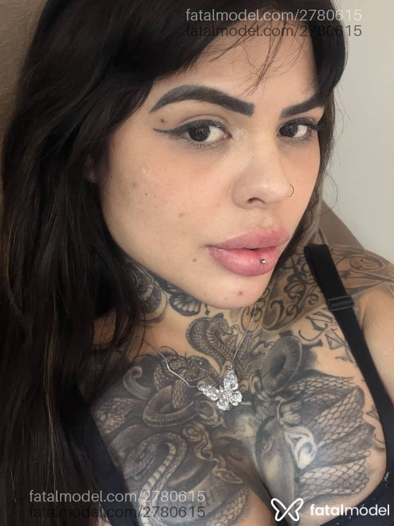 Acompanhante mulher morena (o) de olhos castanhos - Luara