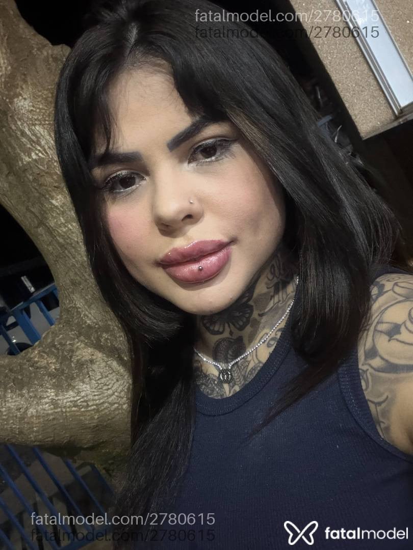 Acompanhante mulher morena (o) de olhos castanhos - Luara
