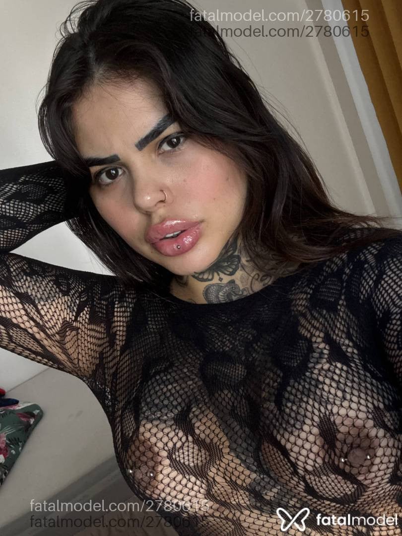 Acompanhante mulher morena (o) de olhos castanhos - Luara