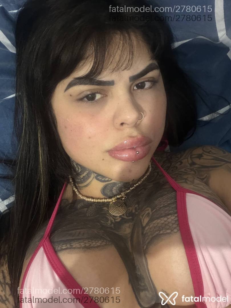 Acompanhante mulher morena (o) de olhos castanhos - Luara