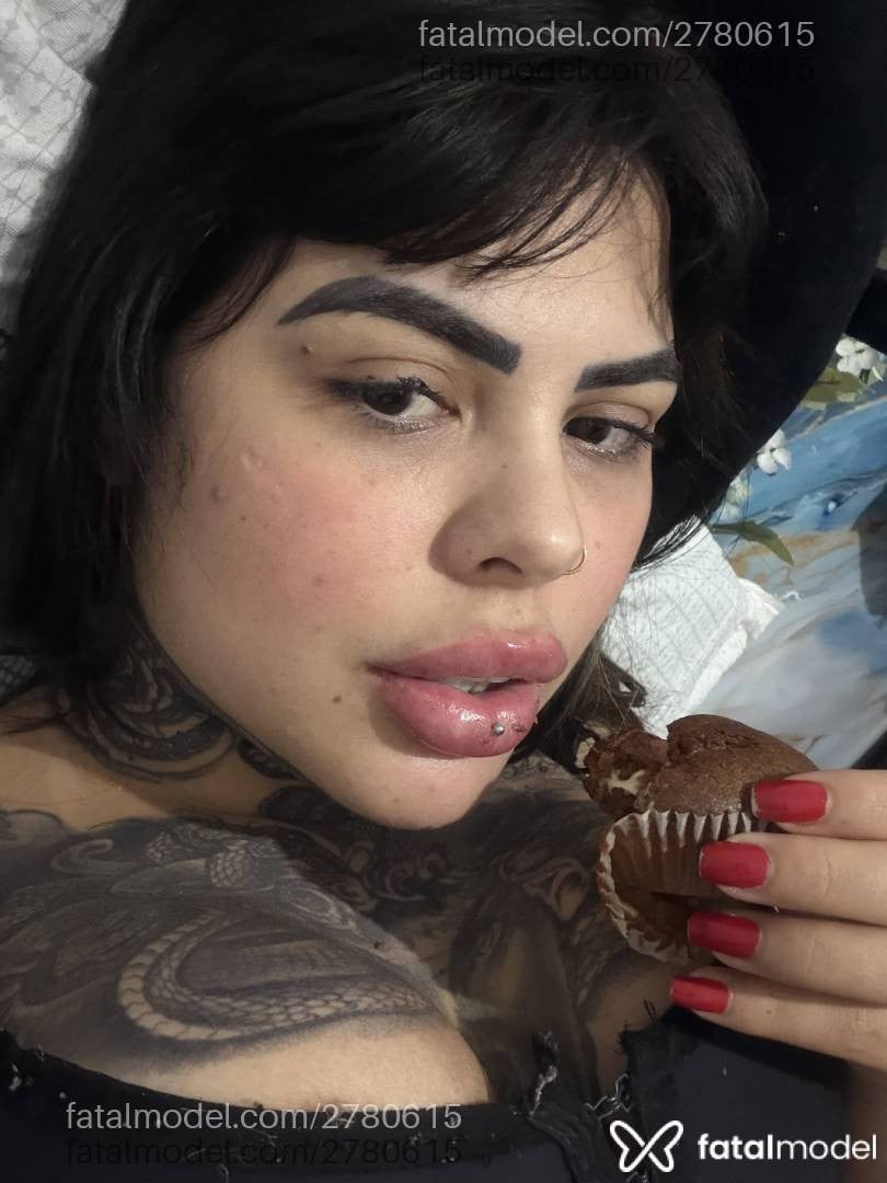 Acompanhante mulher morena (o) de olhos castanhos - Luara
