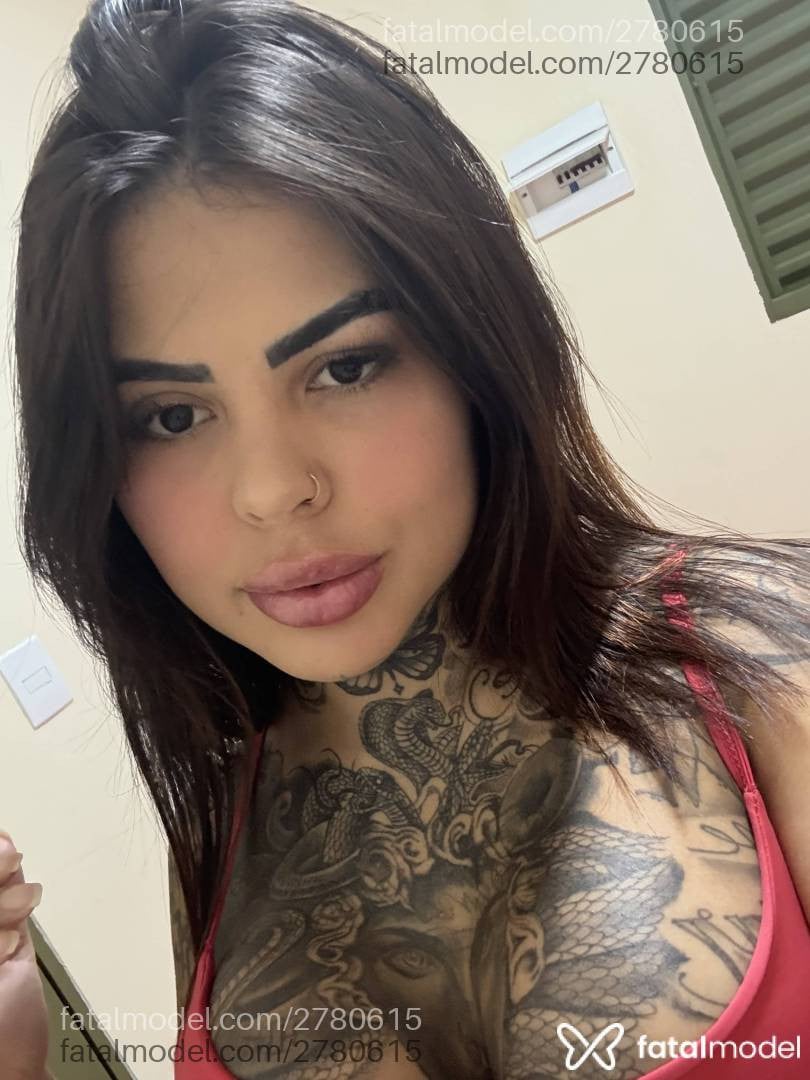 Acompanhante mulher morena (o) de olhos castanhos - Luara