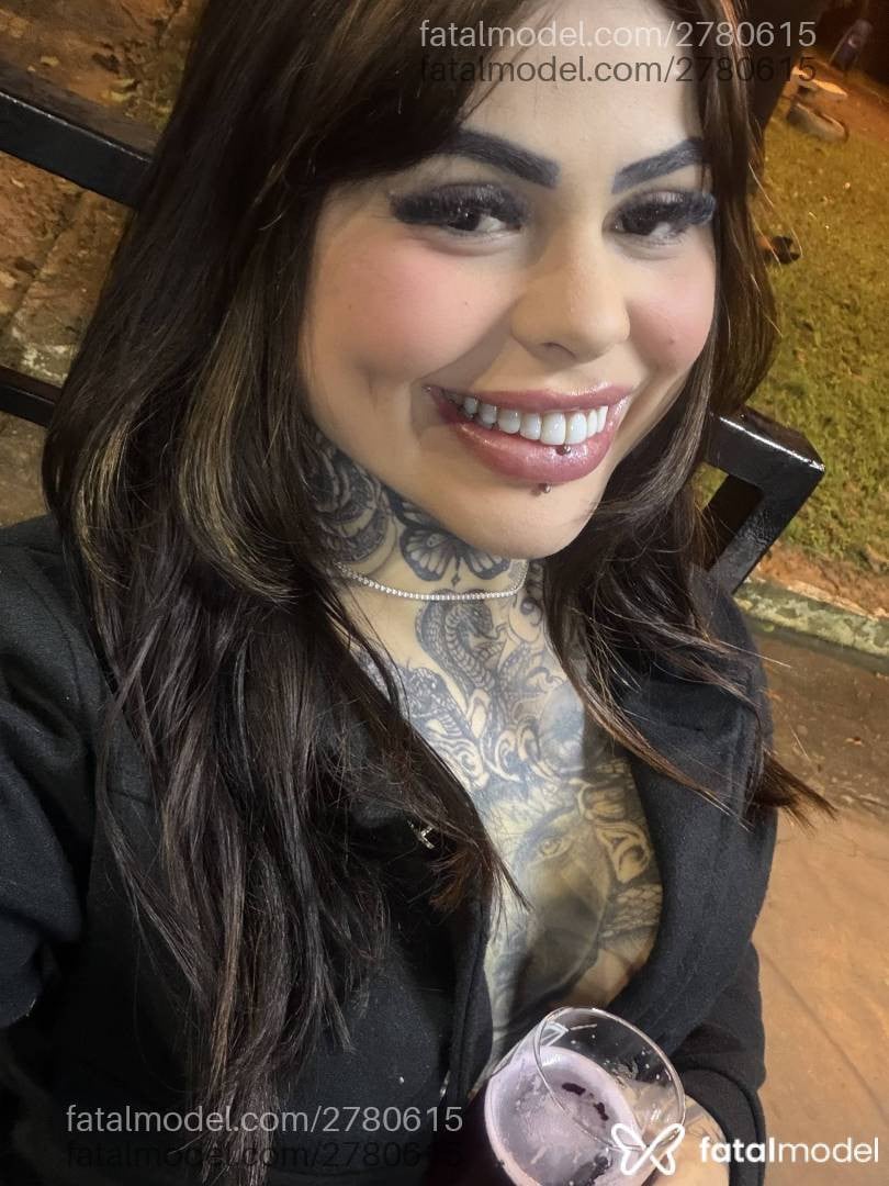 Acompanhante mulher morena (o) de olhos castanhos - Luara
