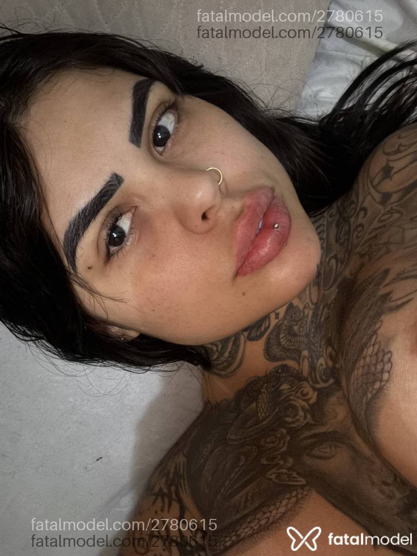 Acompanhante mulher morena (o) de olhos castanhos - Luara