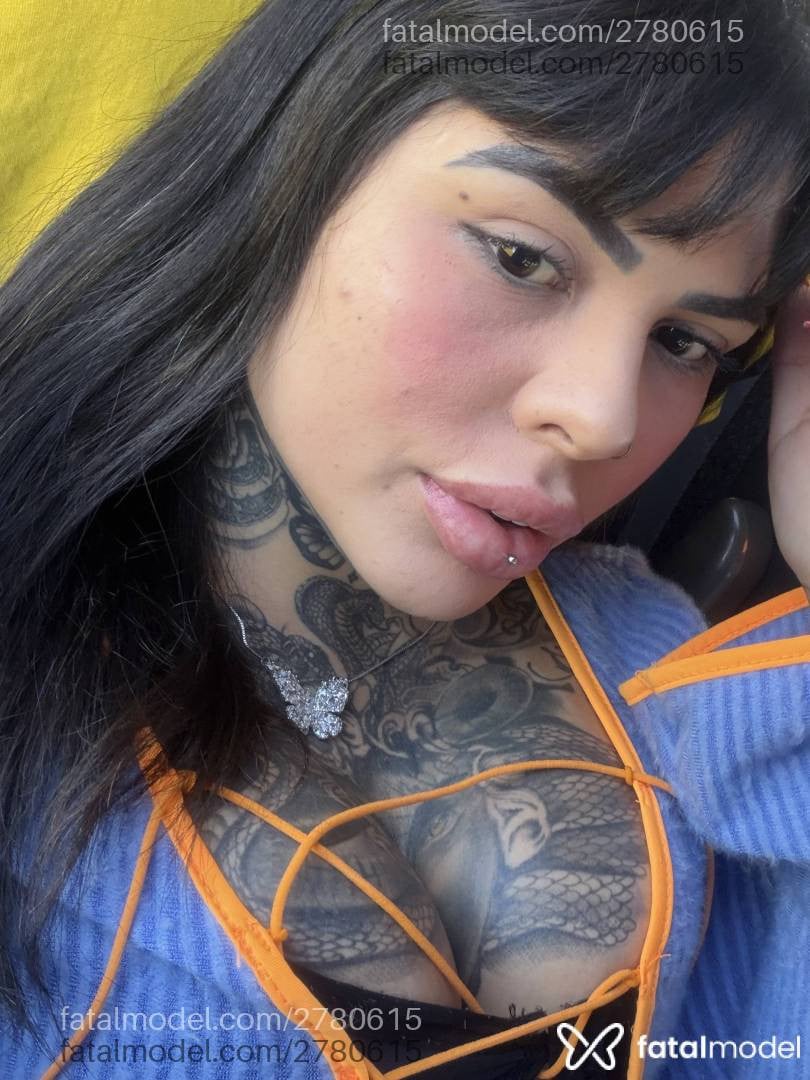 Acompanhante mulher morena (o) de olhos castanhos - Luara