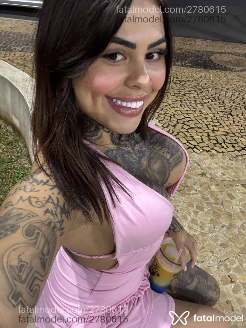Acompanhante mulher morena (o) de olhos castanhos - Luara