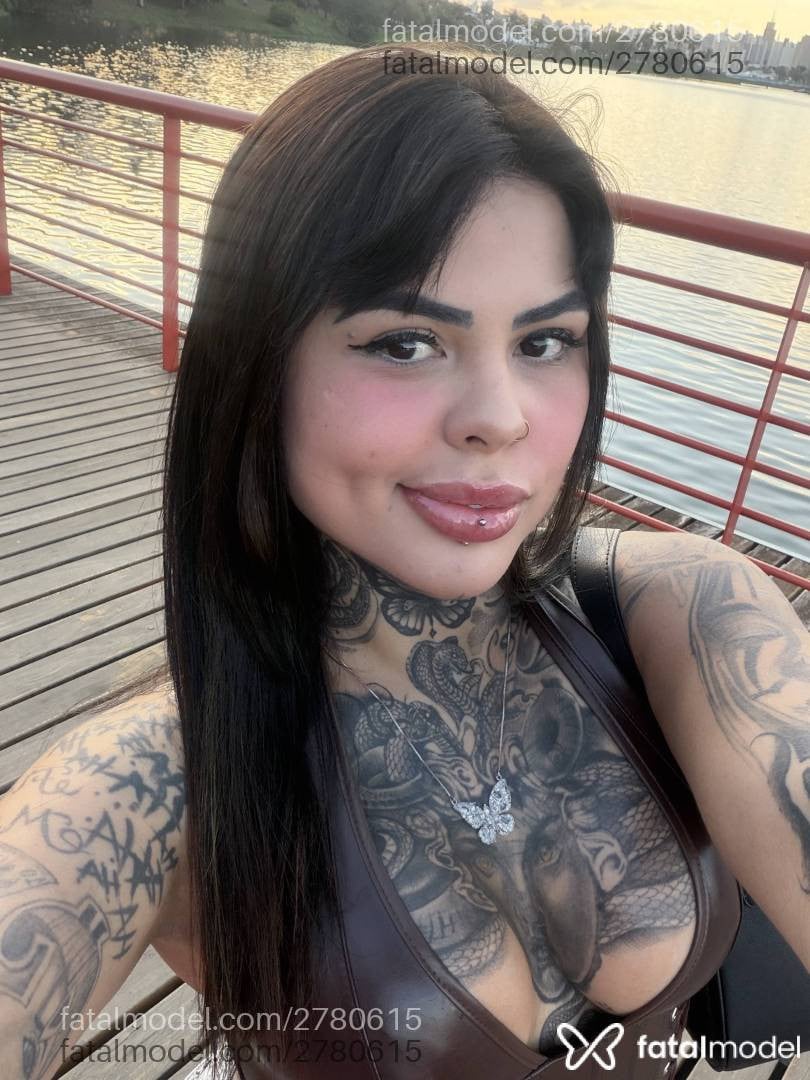 Acompanhante mulher morena (o) de olhos castanhos - Luara