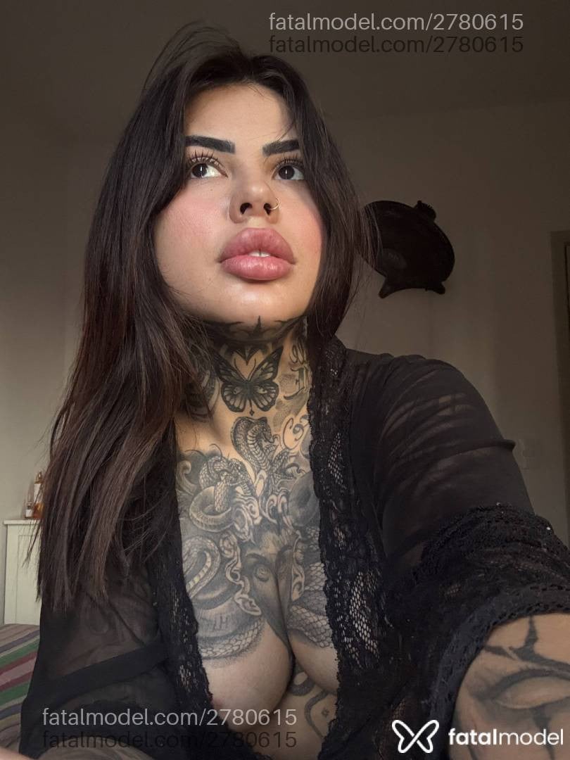 Acompanhante mulher morena (o) de olhos castanhos - Luara