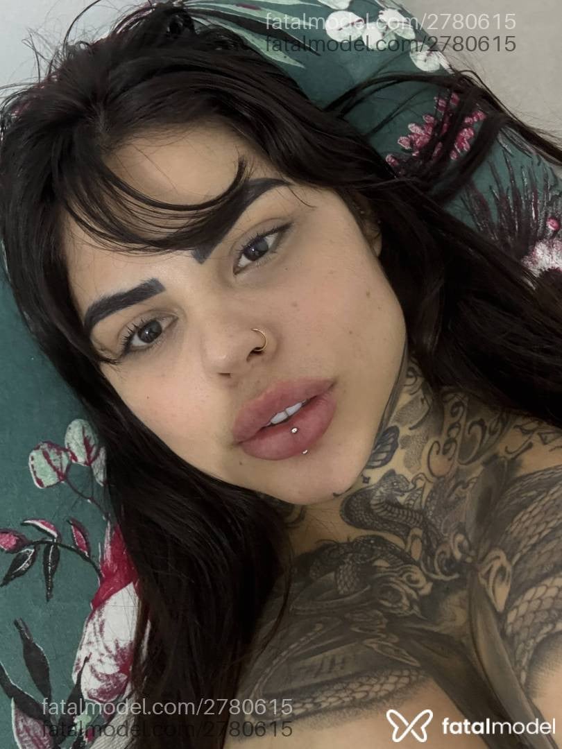 Acompanhante mulher morena (o) de olhos castanhos - Luara