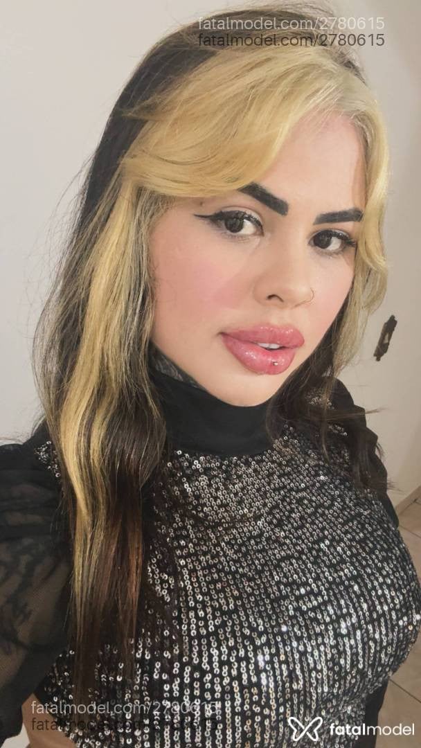 Acompanhante mulher morena (o) de olhos castanhos - Luara