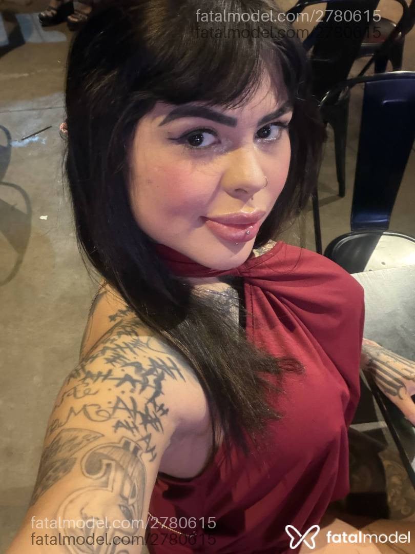Acompanhante mulher morena (o) de olhos castanhos - Luara