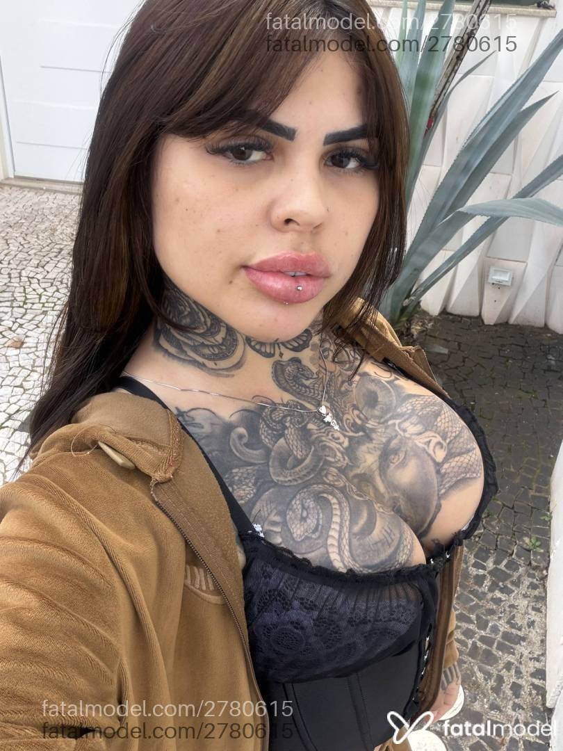 Acompanhante mulher morena (o) de olhos castanhos - Luara