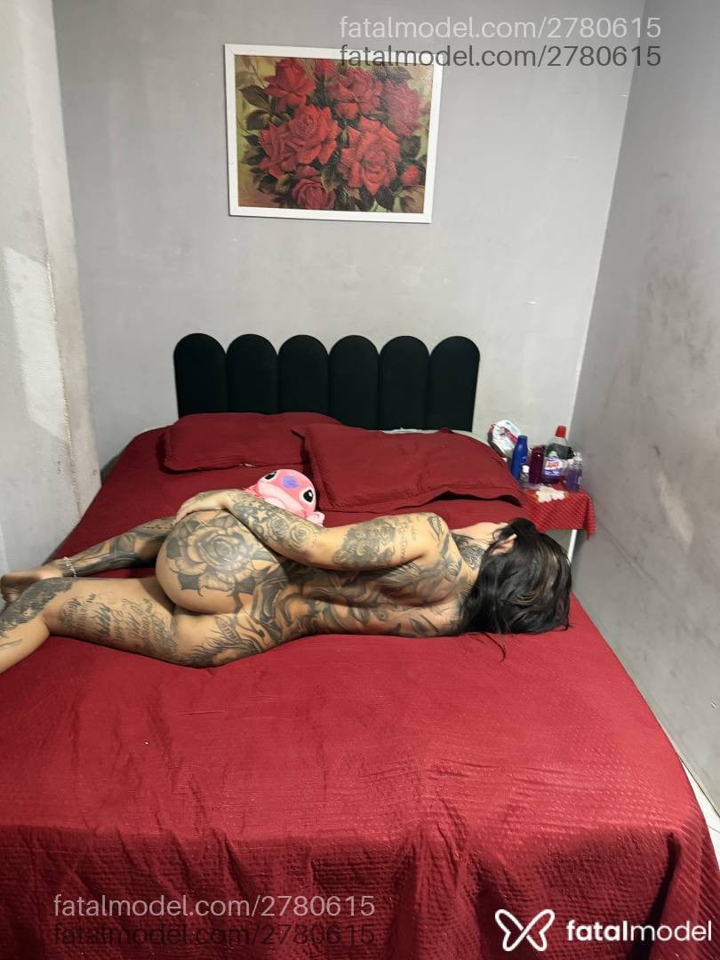Acompanhante mulher morena (o) de olhos castanhos - Luara