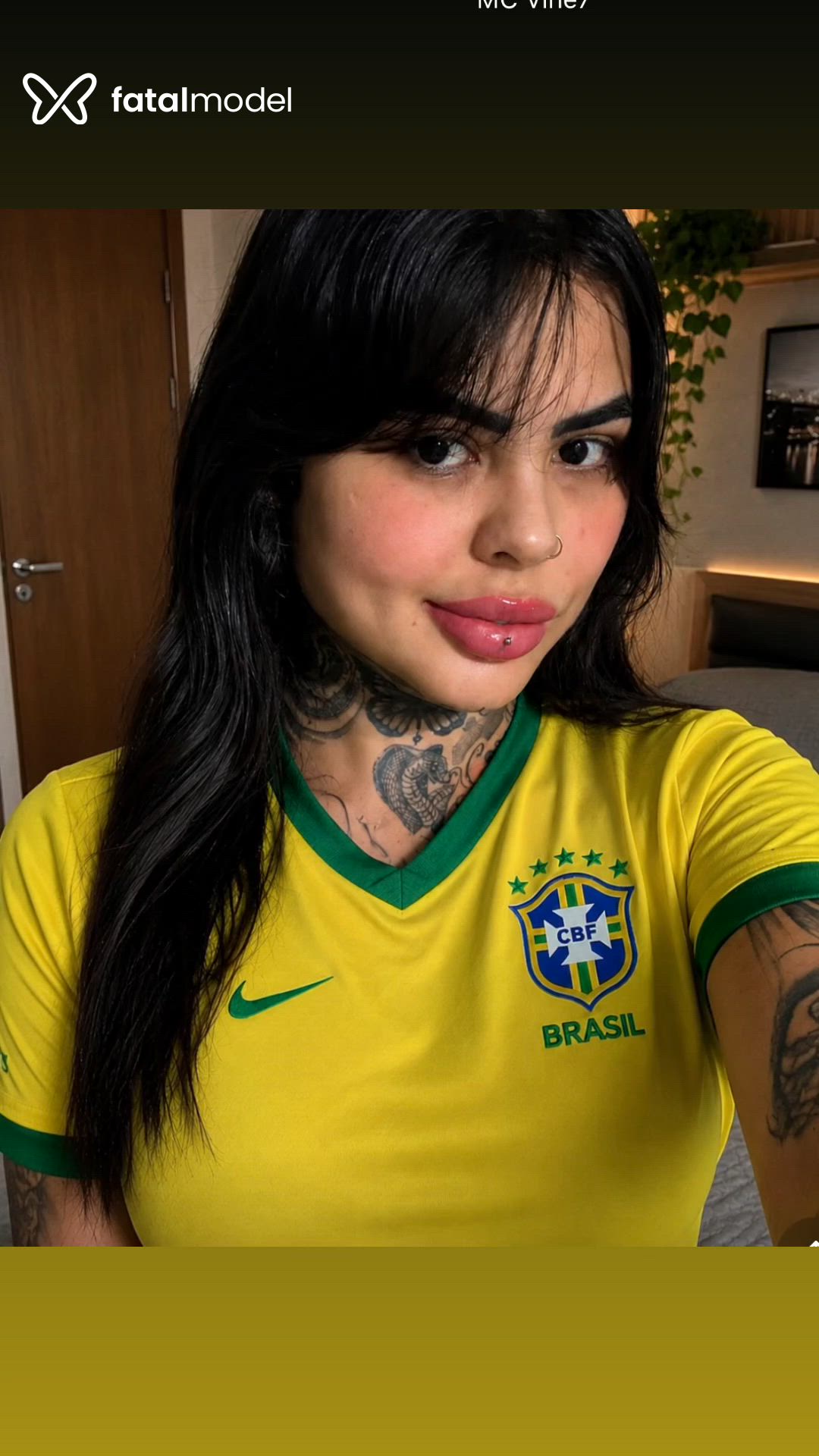 Acompanhante mulher morena (o) de olhos castanhos - Luara