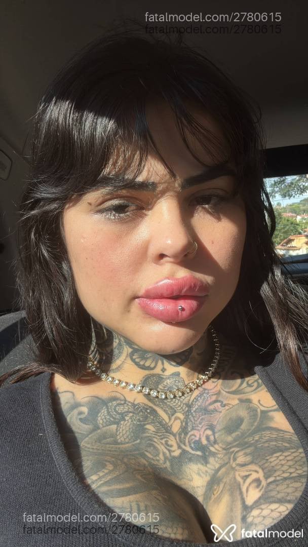 Acompanhante mulher morena (o) de olhos castanhos - Luara