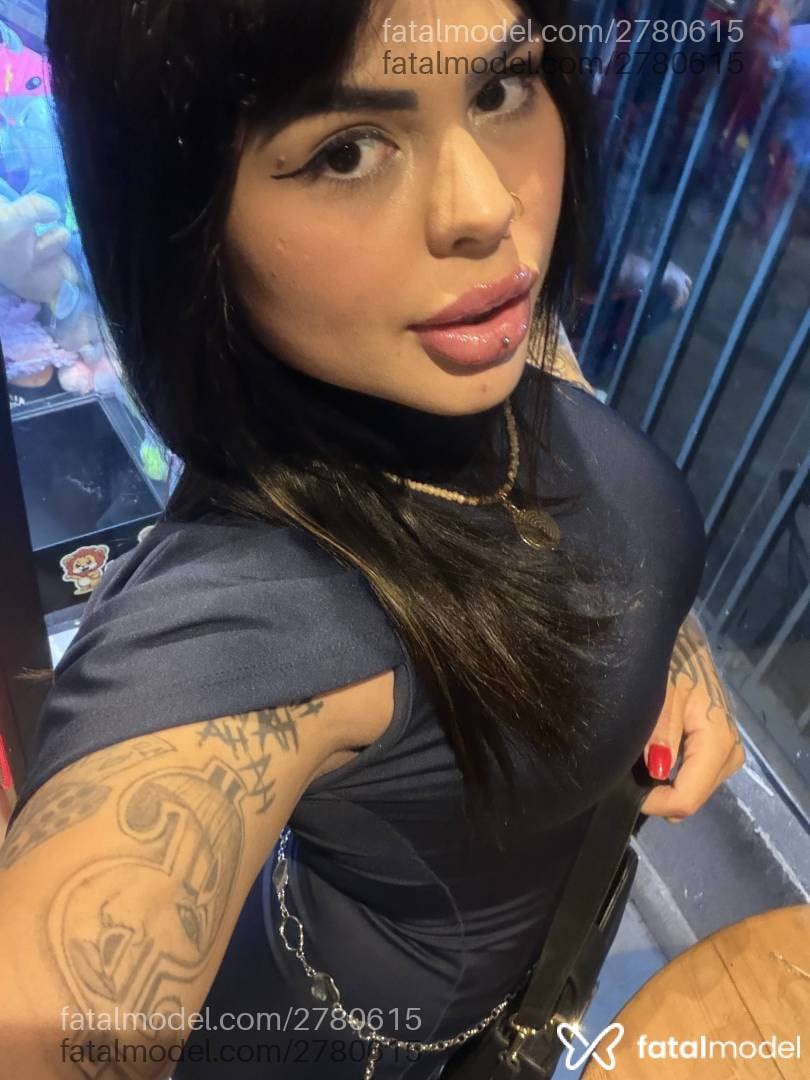 Acompanhante mulher morena (o) de olhos castanhos - Luara