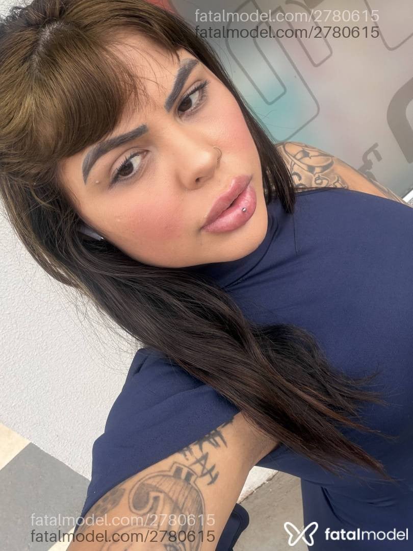Acompanhante mulher morena (o) de olhos castanhos - Luara