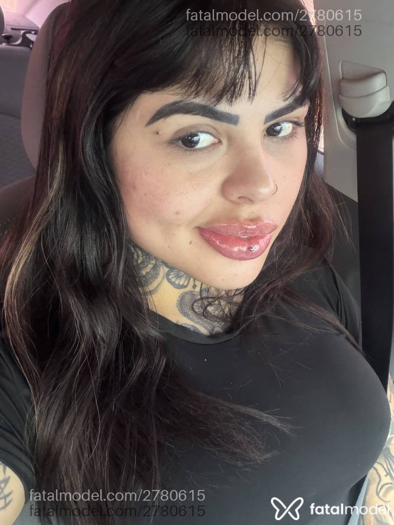 Acompanhante mulher morena (o) de olhos castanhos - Luara