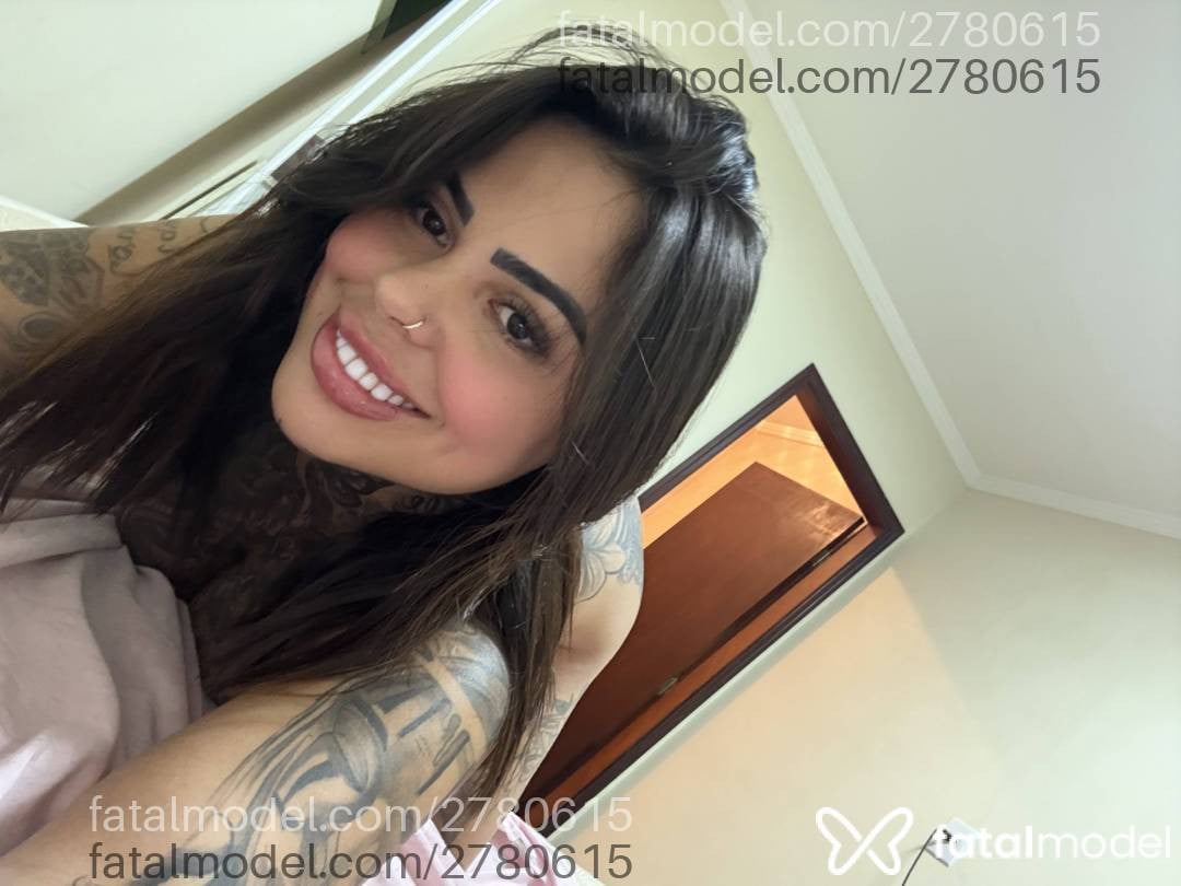 Acompanhante mulher morena (o) de olhos castanhos - Luara