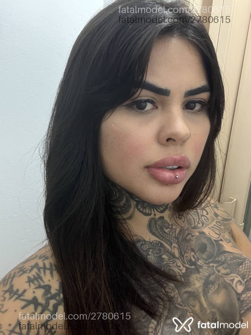 Acompanhante mulher morena (o) de olhos castanhos - Luara