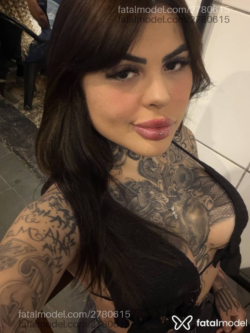 Acompanhante mulher morena (o) de olhos castanhos - Luara