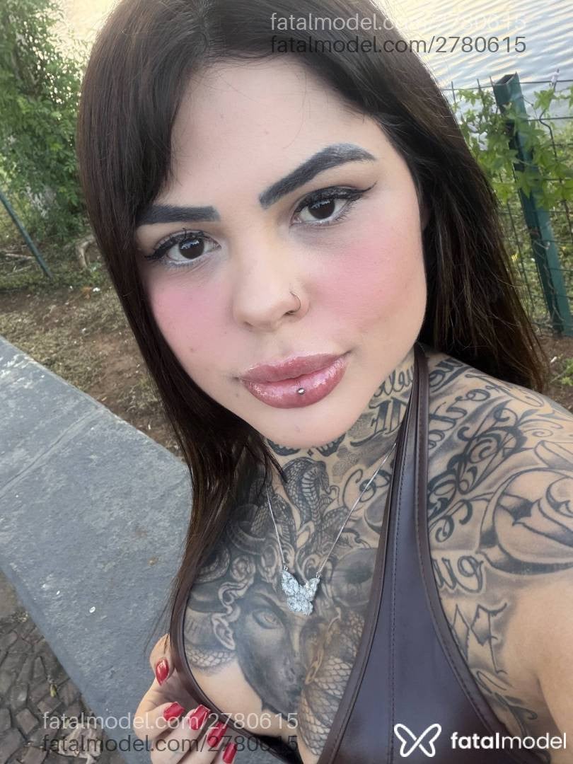 Acompanhante mulher morena (o) de olhos castanhos - Luara