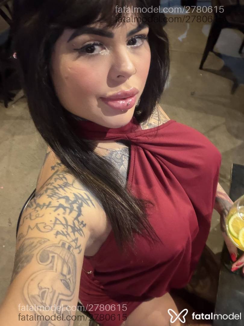 Acompanhante mulher morena (o) de olhos castanhos - Luara