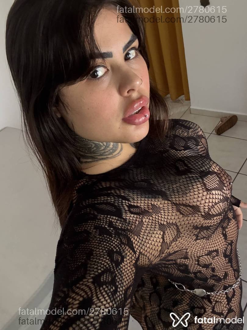 Acompanhante mulher morena (o) de olhos castanhos - Luara