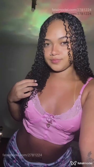 Acompanhante mulher com cabelo castanho de olhos mel em Ribeirão Preto - Paloma