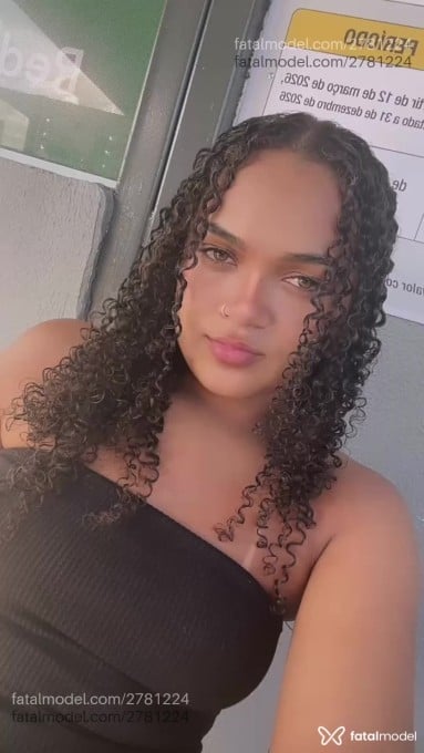 Acompanhante mulher com cabelo castanho de olhos mel em Ribeirão Preto - Paloma