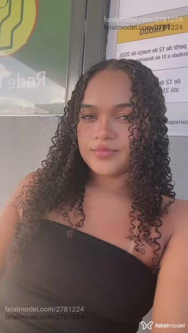 Acompanhante mulher com cabelo castanho de olhos mel em Ribeirão Preto - Paloma