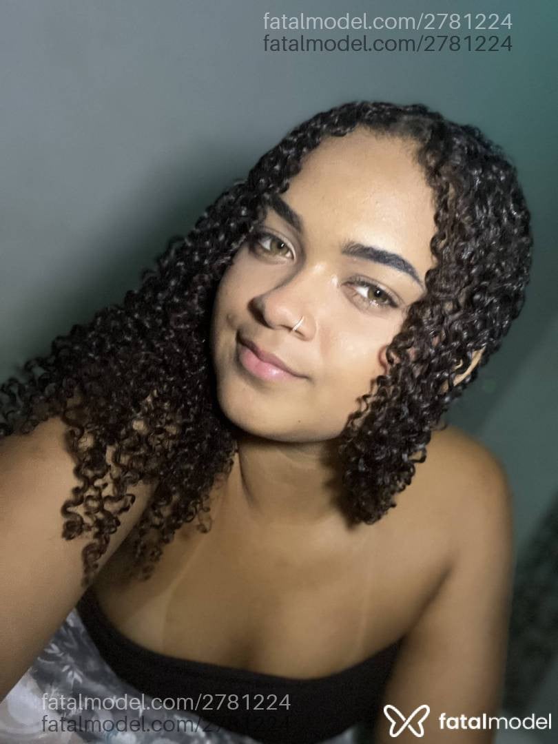 Acompanhante mulher com cabelo castanho de olhos mel em Presidente Prudente - Paloma