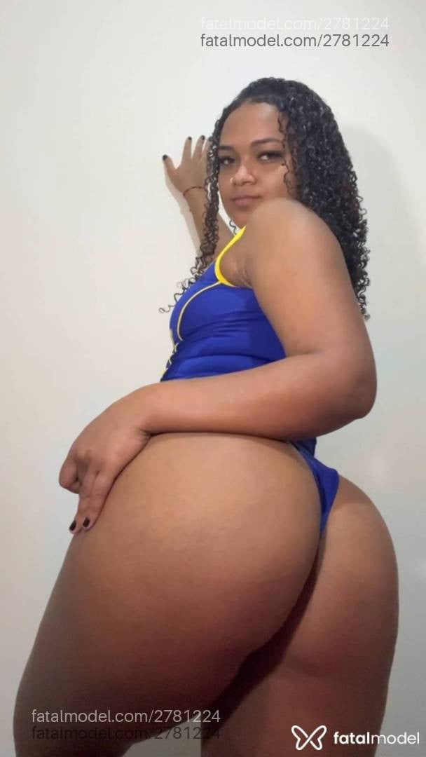 Acompanhante mulher com cabelo castanho de olhos mel - Paloma