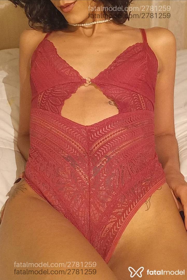 Acompanhante mulher com cabelo castanho de olhos castanhos em Florianópolis - Violeta