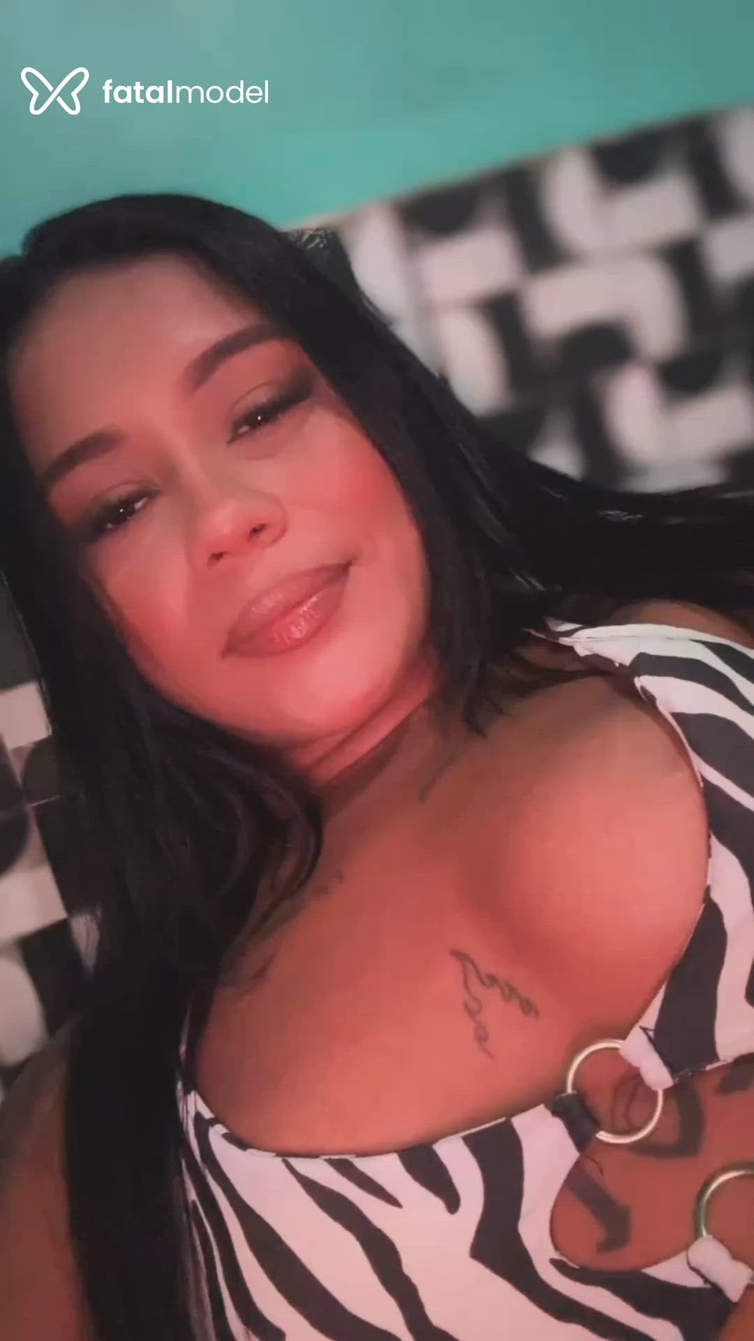Acompanhante mulher morena (o) de olhos pretos - Dany