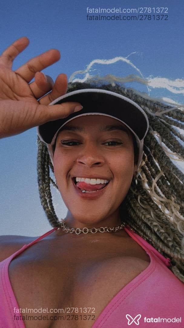 Acompanhante mulher loira (o) de olhos pretos em Cabo Frio - Dafne