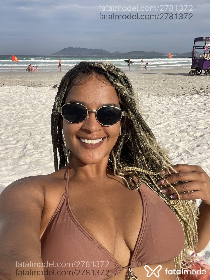 Acompanhante mulher loira (o) de olhos pretos em Cabo Frio - Dafne