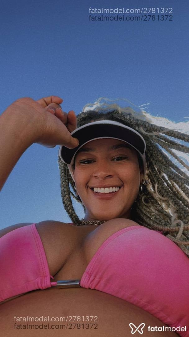 Acompanhante mulher loira (o) de olhos pretos em Cabo Frio - Dafne